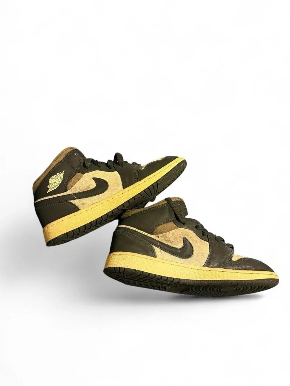 Air Jordan 1 Mid SE Grade School (GS) in the 'Off Noir Medium Olive' Sneakers